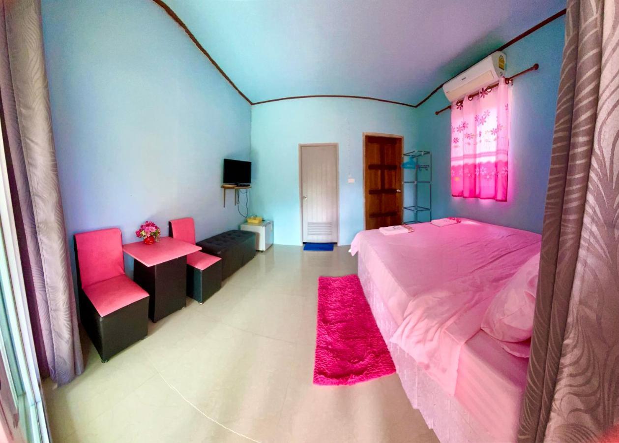 Lee Red House Hotel Ban Lak Uan Exterior foto