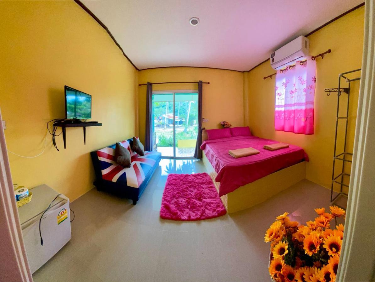 Lee Red House Hotel Ban Lak Uan Exterior foto