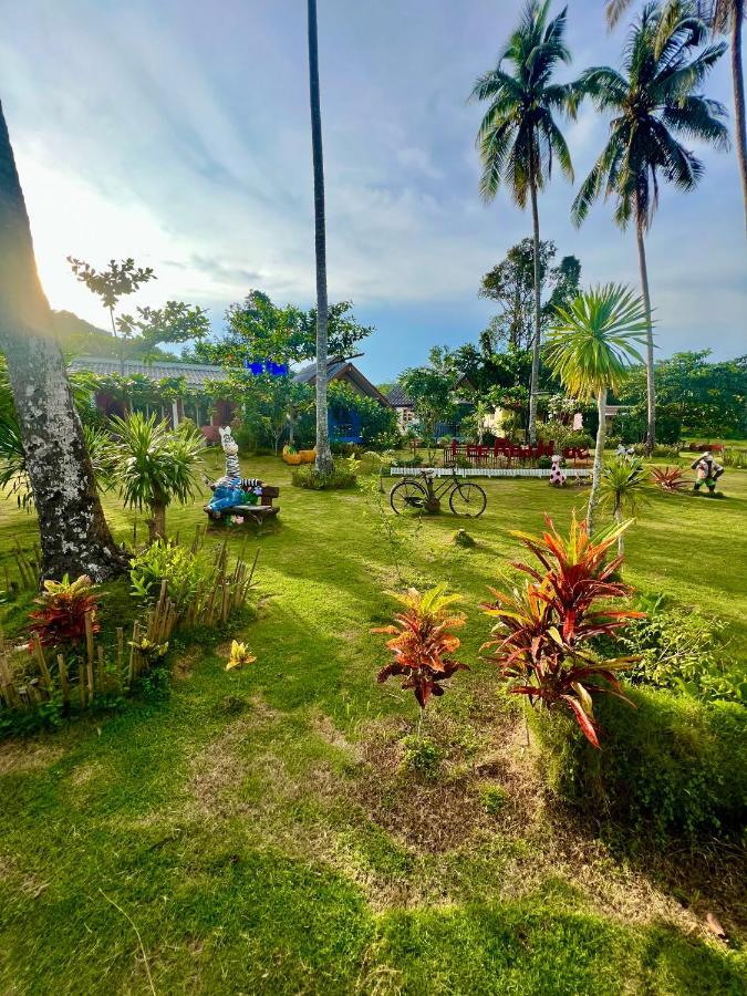 Lee Red House Hotel Ban Lak Uan Exterior foto