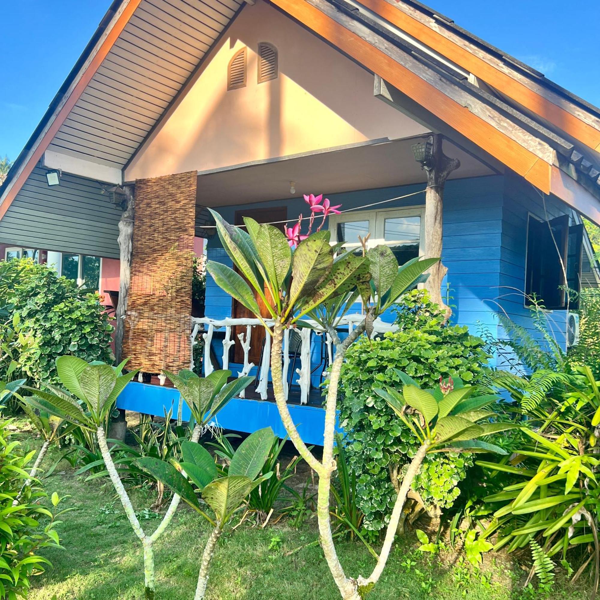 Lee Red House Hotel Ban Lak Uan Exterior foto