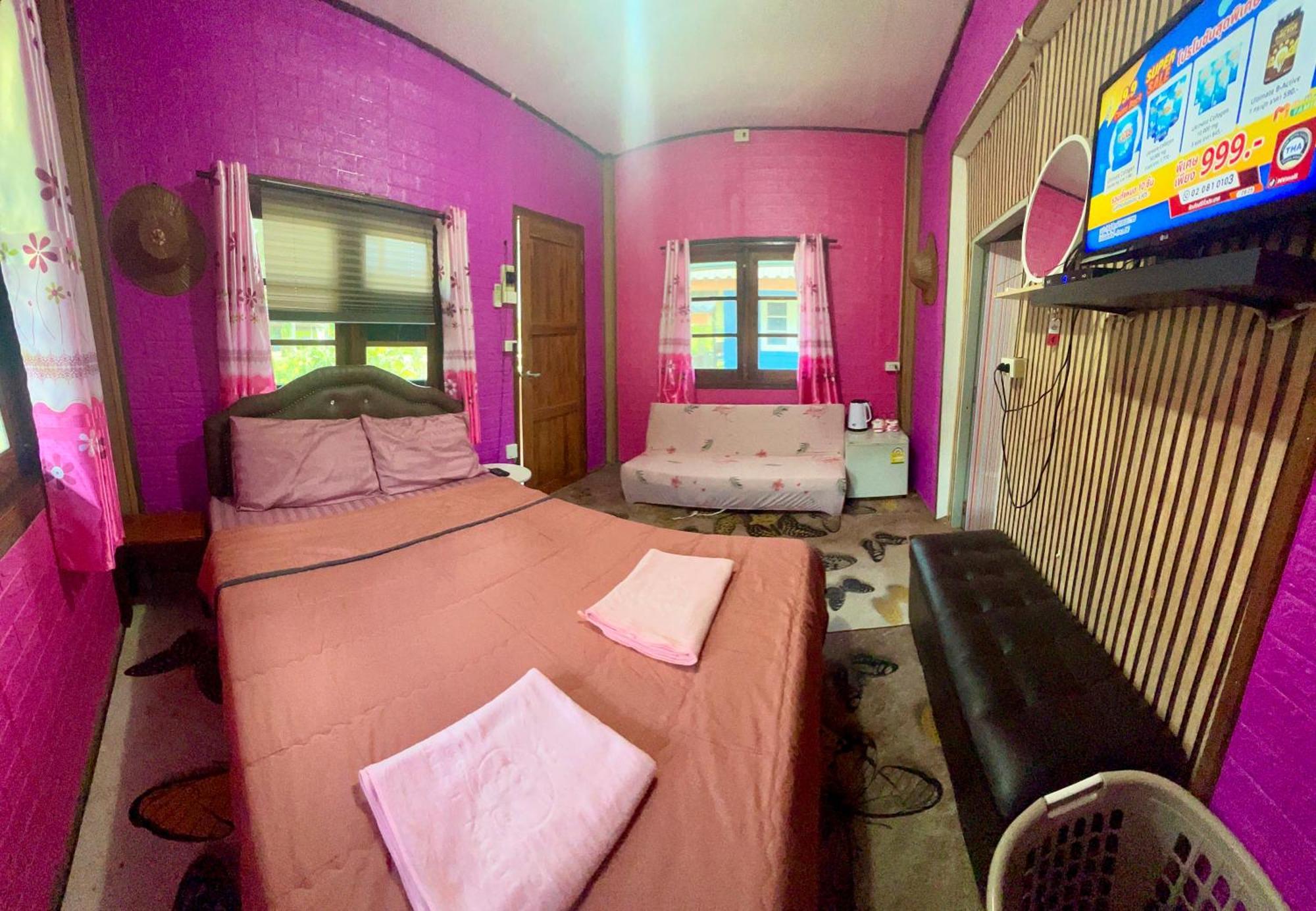 Lee Red House Hotel Ban Lak Uan Exterior foto