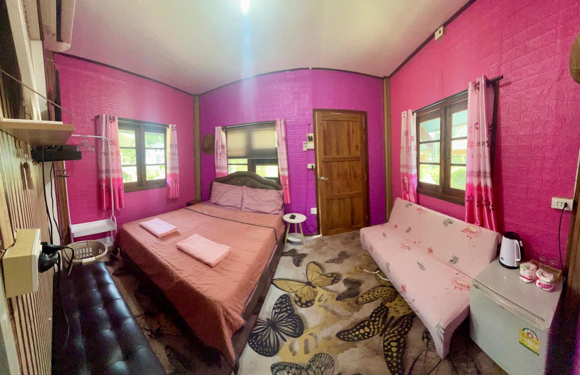 Lee Red House Hotel Ban Lak Uan Exterior foto