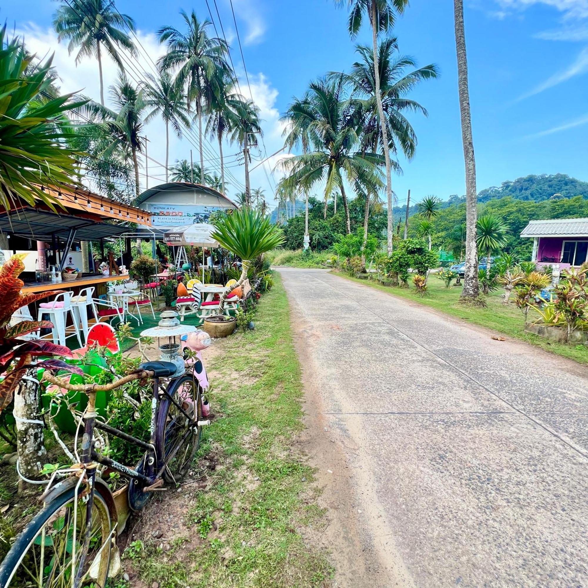 Lee Red House Hotel Ban Lak Uan Exterior foto