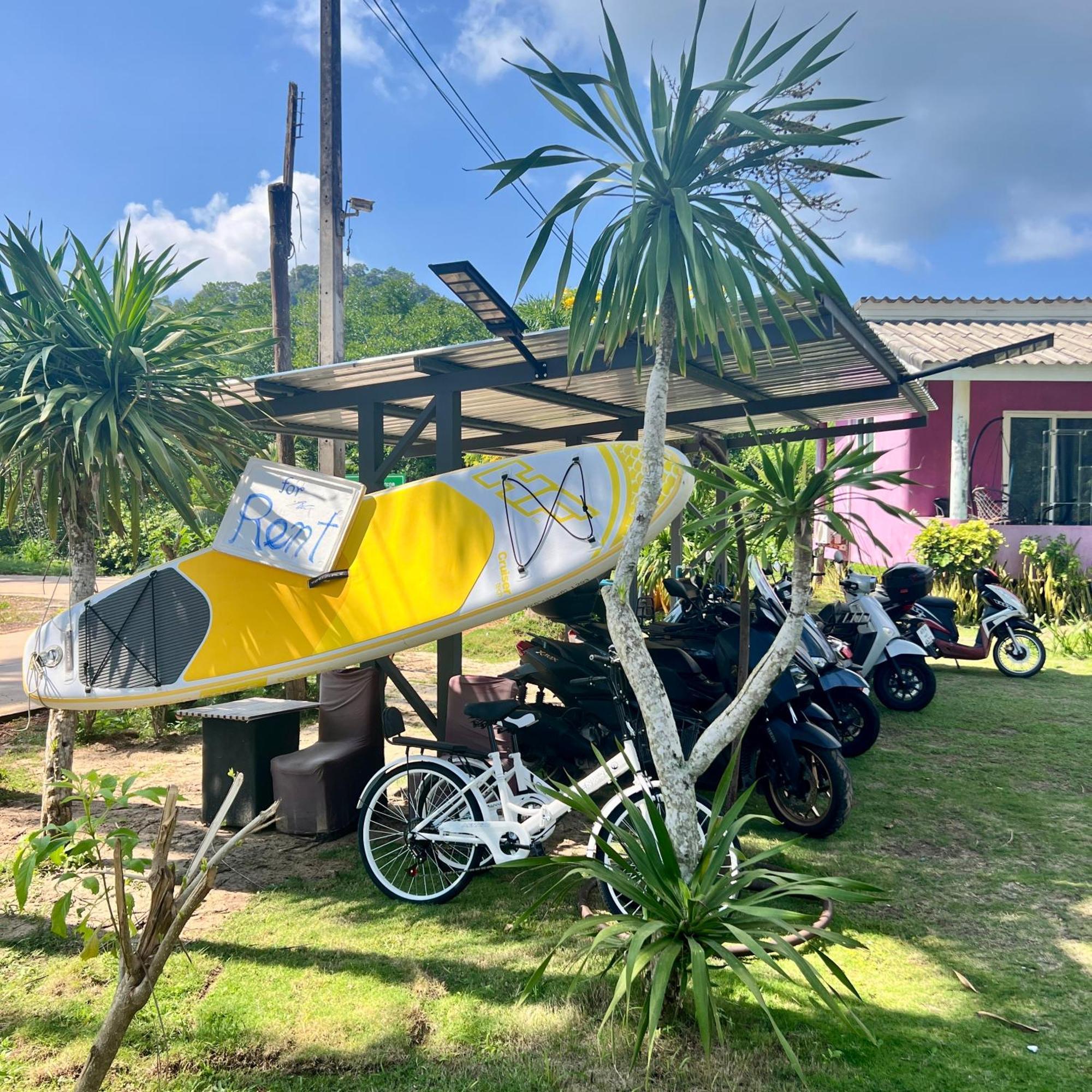 Lee Red House Hotel Ban Lak Uan Exterior foto